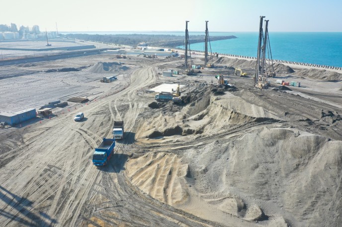 麥寮港南防波堤越浪及漏砂改善 | 南碼頭